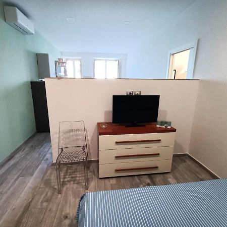 Bilocale Fronte Mare Apartment Giardini Naxos Ngoại thất bức ảnh