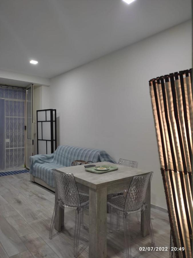 Bilocale Fronte Mare Apartment Giardini Naxos Ngoại thất bức ảnh